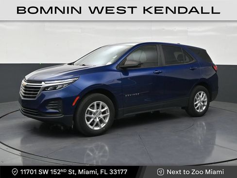 Used 2022 Chevrolet Equinox LS FWD image 1