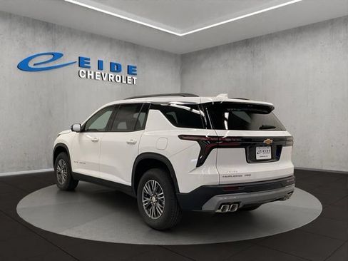 New 2026 Chevrolet Traverse LT w/ Driver Confidence Package AWD/4WD image 6