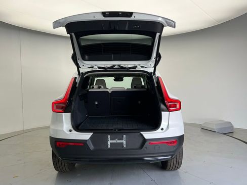 Used 2025 Volvo XC40 B5 Ultra w/ Protection Package Premier image 5