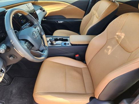 Certified 2025 Lexus RX 350 Premium Package image 17