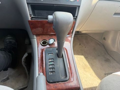 Used 2005 Toyota Corolla LE FWD image 10
