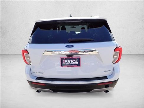 Used 2023 Ford Explorer Limited image 3