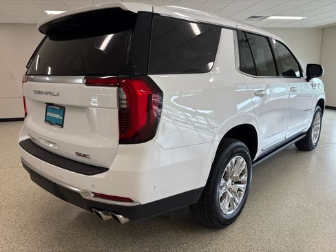 Used 2026 GMC Yukon Denali w/ Sun & Power Step Package AWD/4WD image 5
