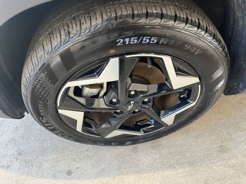 Used 2025 Kia Seltos S FWD image 31