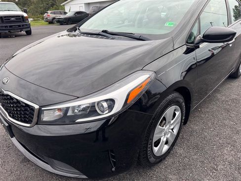 Used 2018 Kia Forte LX image 9