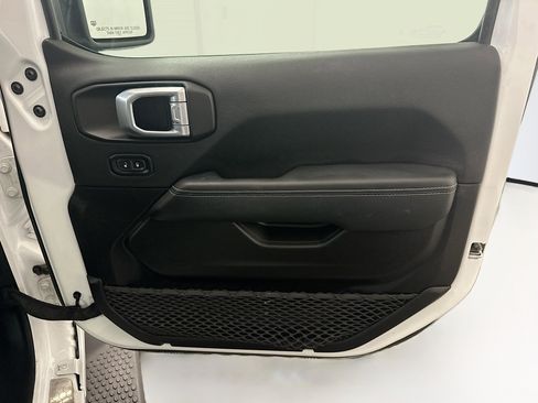 Used 2023 Jeep Wrangler Sahara w/ Cold Weather Group image 33