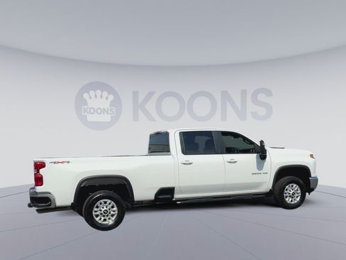 Used 2025 Chevrolet Silverado 2500 LT w/ Convenience Package AWD/4WD image 2