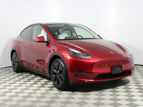 Used 2024 Tesla Model Y Long Range image 23