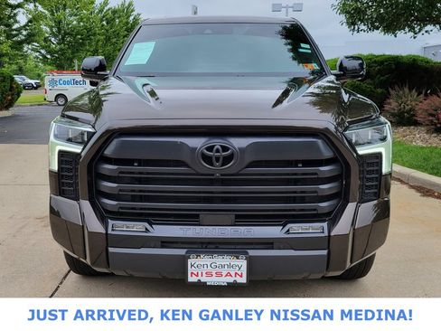 Used 2025 Toyota Tundra Limited AWD/4WD image 9