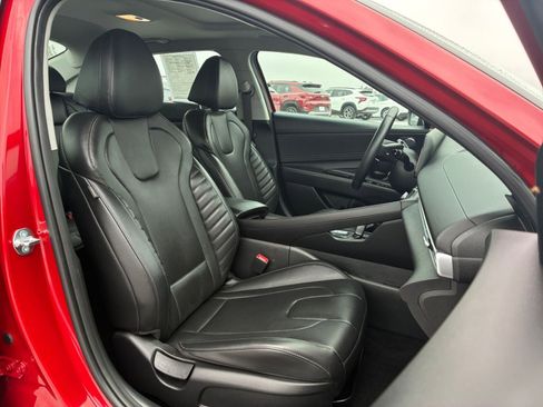 Used 2025 Hyundai Elantra Limited image 36
