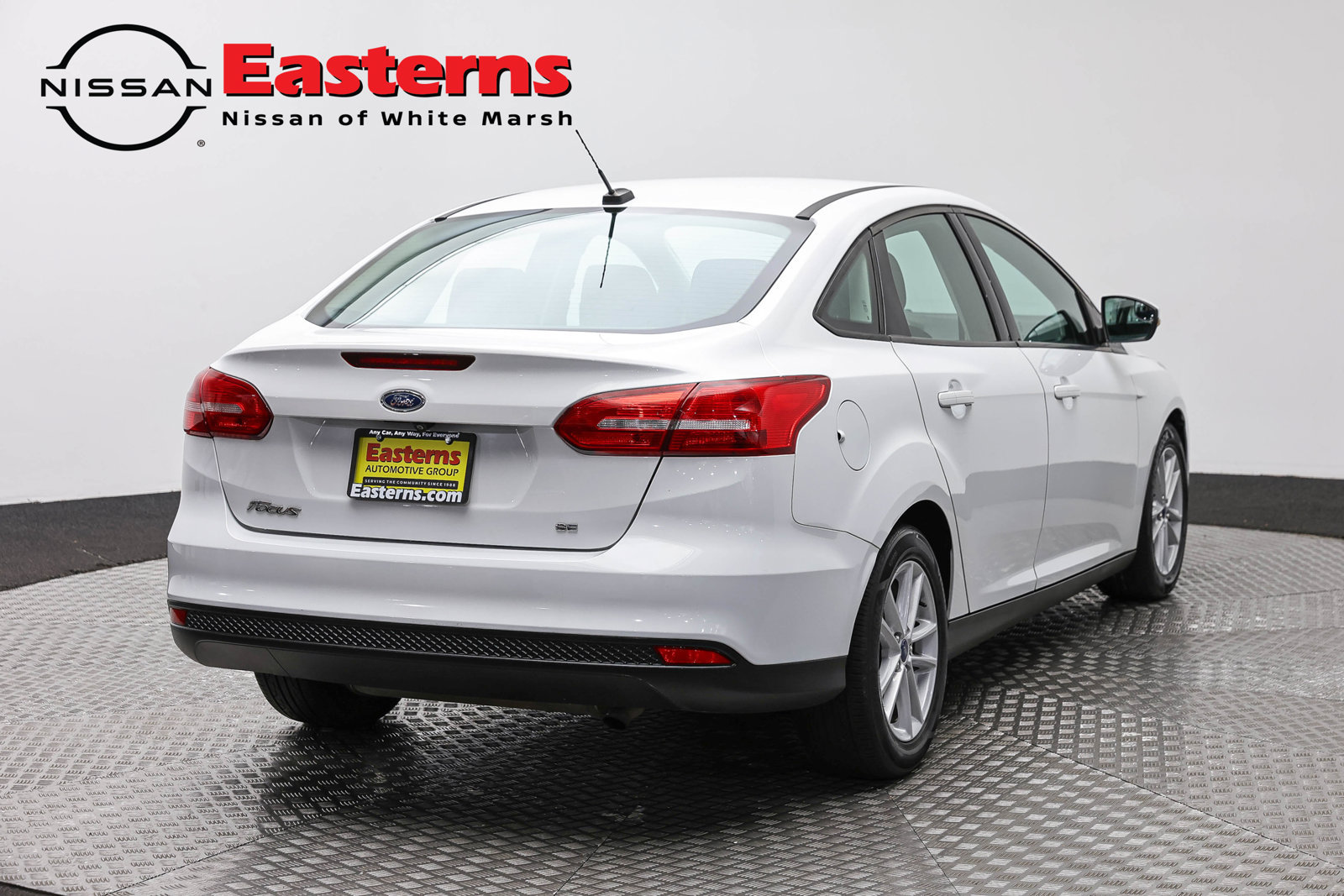 Used 2018 Ford Focus SE w/ Cold Weather Package FWD image 5