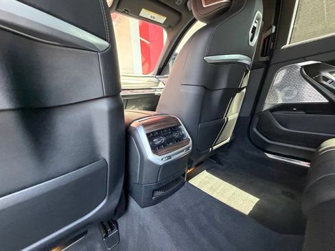 Used 2023 BMW 760i xDrive w/ Luxury Rear Seating Package AWD/4WD image 37