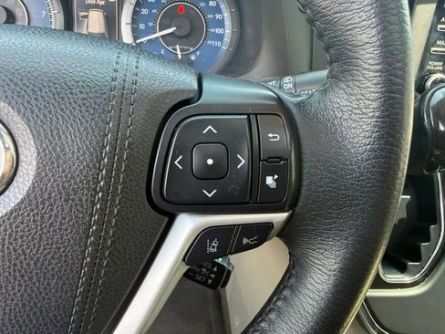 Used 2018 Toyota Sienna XLE w/ XLE Navigation Package AWD/4WD image 19