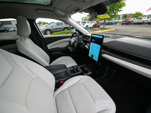 Used 2025 Ford Mustang Mach-E Premium AWD/4WD image 24