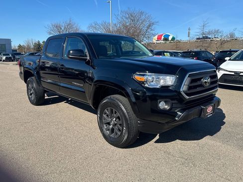 Used 2023 Toyota Tacoma SR5 AWD/4WD image 10