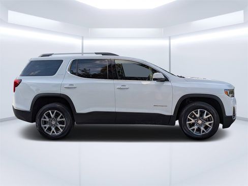 Used 2023 GMC Acadia SLT image 2