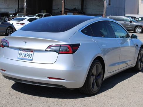 Used 2018 Tesla Model 3 Long Range RWD image 5