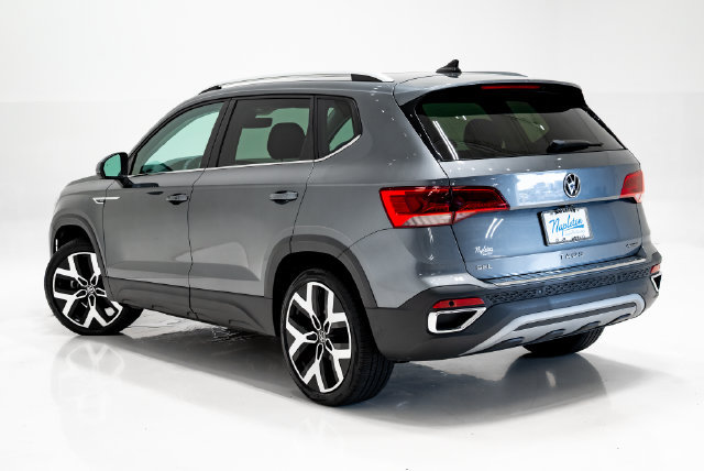 Used 2023 Volkswagen Taos SEL AWD/4WD image 3
