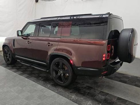 Used 2025 Land Rover Defender 130 X-Dynamic SE image 5