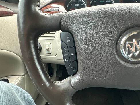 Used 2009 Buick Lucerne CXL w/ Driver Confidence Package FWD image 33