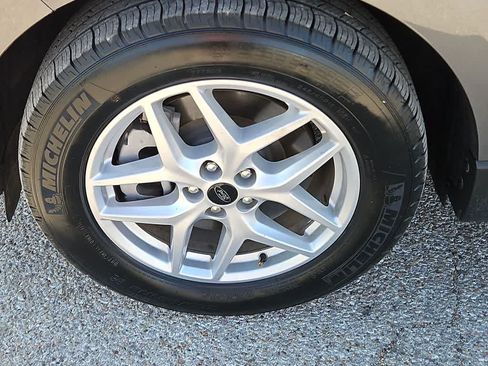 Used 2024 Ford Edge SEL w/ Convenience Package AWD/4WD image 12
