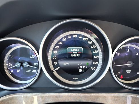 Used 2014 Mercedes-Benz E 250 BlueTEC Sedan image 23
