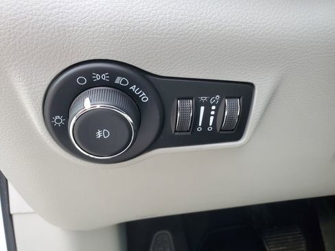 Used 2022 Jeep Compass Limited AWD/4WD image 11