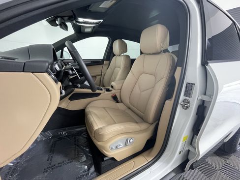 Used 2025 Porsche Macan image 5