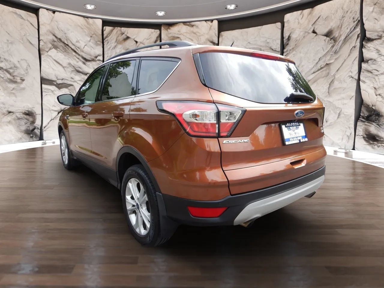 Used 2017 Ford Escape SE w/ Equipment Group 201A AWD/4WD image 8