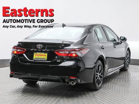 Used 2024 Toyota Camry SE FWD image 5