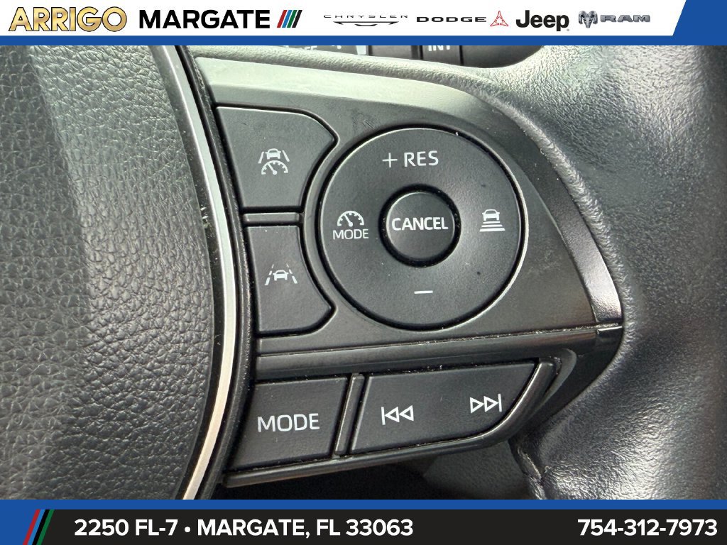 Used 2023 Toyota Corolla Cross XLE w/ Convenience Package FWD image 31