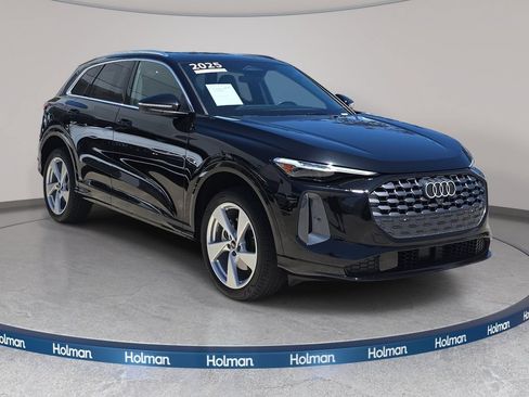 Certified 2025 Audi Q5 Premium Plus w/ Premium Plus AWD/4WD image 4