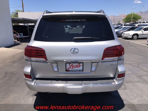 Used 2015 Lexus LX 570 4WD w/ Luxury Package image 7