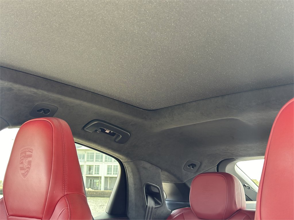 Used 2022 Porsche Cayenne GTS AWD/4WD image 33