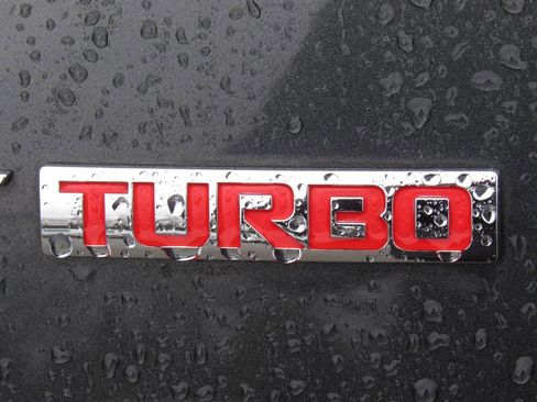 Used 2017 Chevrolet Sonic LT image 8