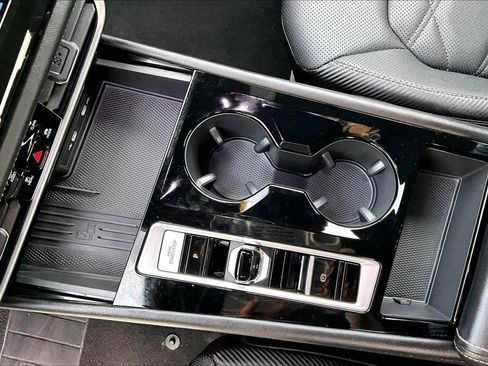 Used 2025 Volkswagen Atlas Cross Sport SE image 20