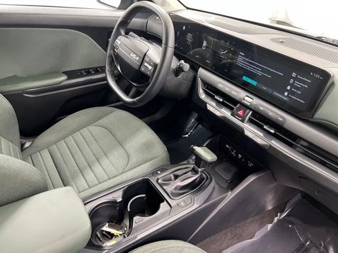 Used 2025 Kia K4 EX FWD image 22