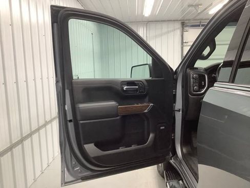 Used 2020 Chevrolet Silverado 1500 High Country w/ Z71 Off-Road Package AWD/4WD image 14