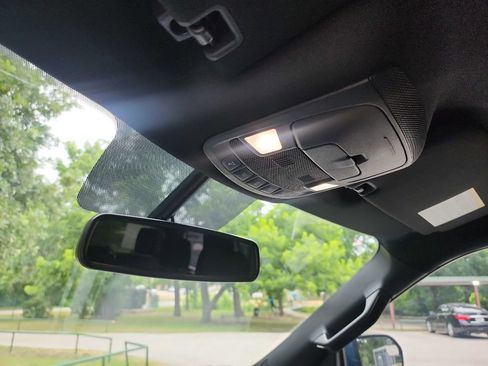 Used 2018 Ford Expedition XLT image 21