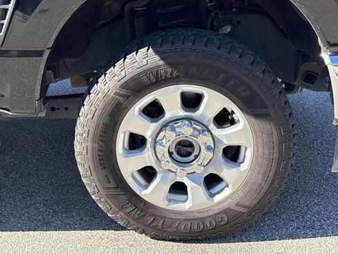 Used 2024 Ford F250 XLT image 10