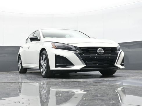 Used 2024 Nissan Altima 2.5 S image 44