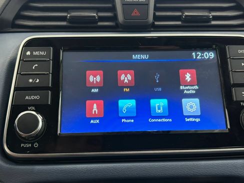 Used 2025 Nissan Versa SV w/ Trunk Package FWD image 40