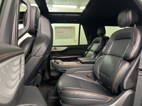 New 2026 Lincoln Navigator Black Label AWD/4WD image 37