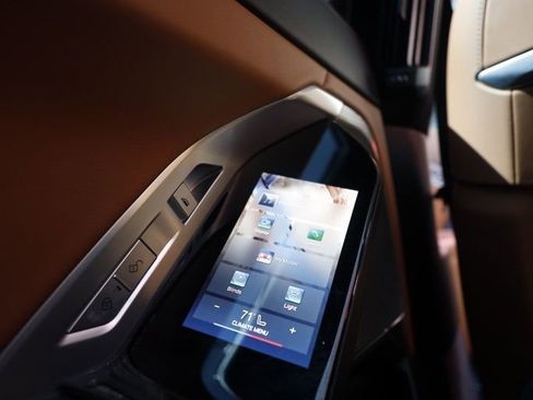 Used 2019 BMW 740i image 26