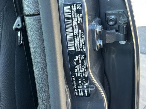 Used 2023 Jeep Renegade Latitude image 31