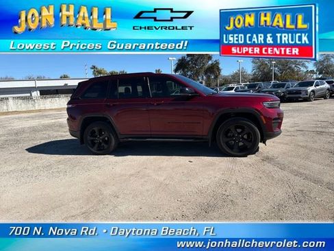 Used 2024 Jeep Grand Cherokee Altitude image 13