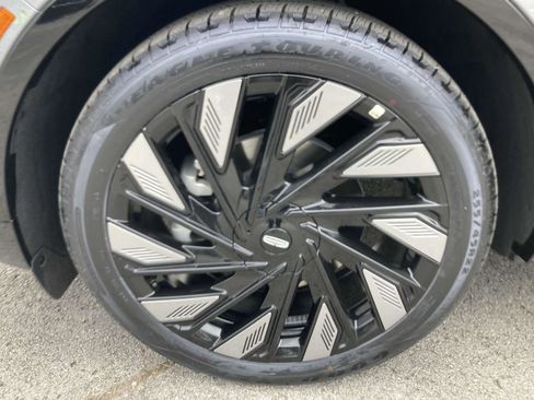 New 2025 Lincoln Nautilus Reserve image 14