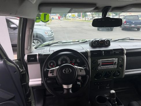 Used 2014 Toyota FJ Cruiser 4WD w/ Upgrade Package image 4