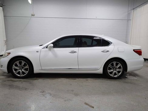 Used 2011 Lexus LS 460 w/ Comfort Pkg image 2
