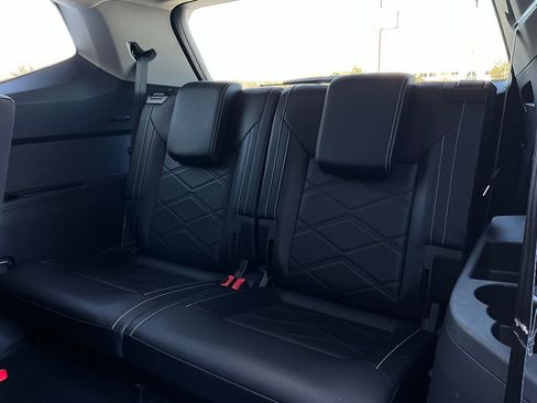 Used 2025 Volkswagen Atlas SE image 13